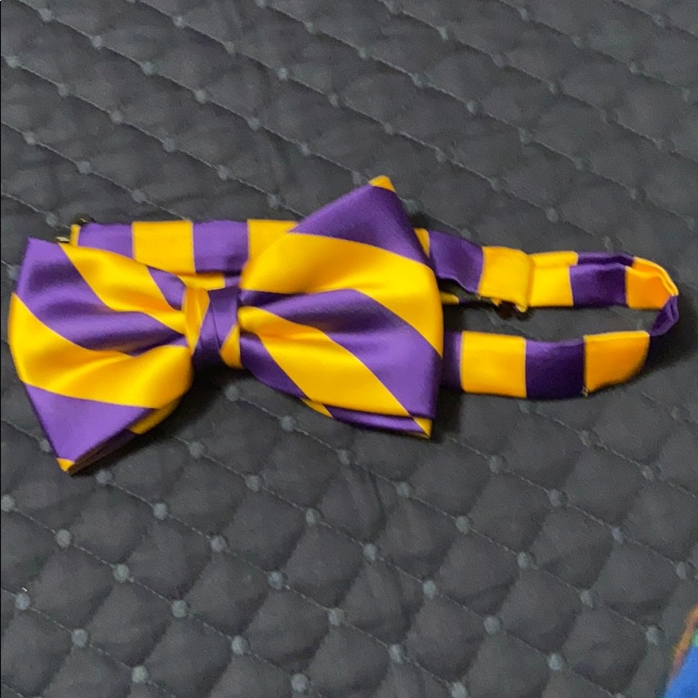Bow tie